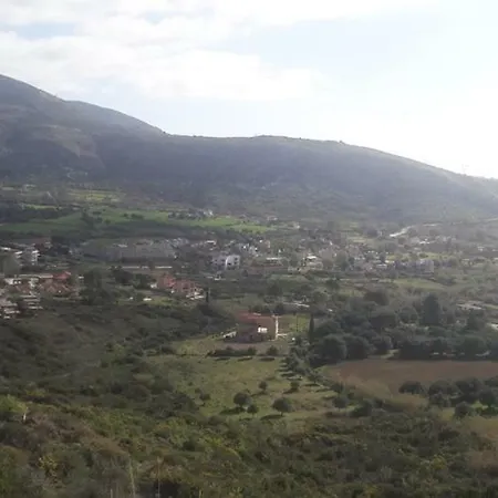 Rodanthy Iv 公寓 *