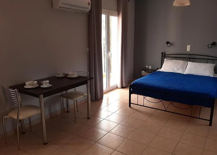 Rodanthy Iv 公寓 *